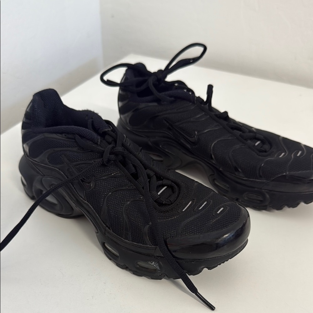 Nike Black Sneakers